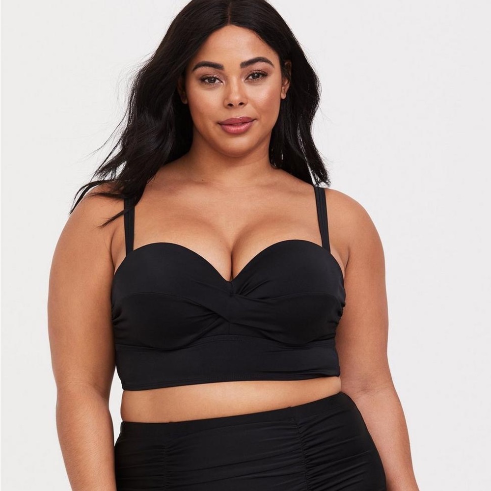 Torrid twist front underwire bikini top 2X